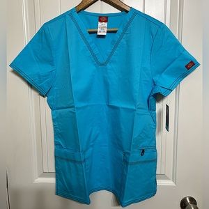 NWT Dickies Gen Flex Women's Black 2-Pocket Stretch V - Neck Top Medical Scrubs